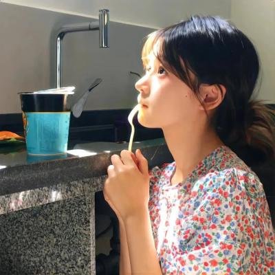 黑夜里的眼睛
